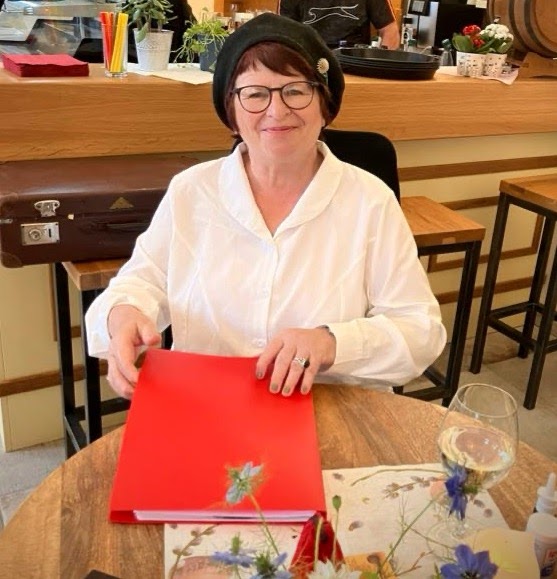 Marlis Geidner-Girod bei einer ihrer Lesungen über Hans Fallada.